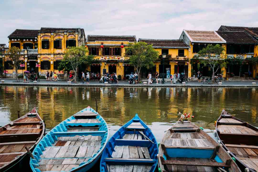 Vietnam Travel Guide: Where to Find the Best Karaoke, Massage, and Entertainment in the Country